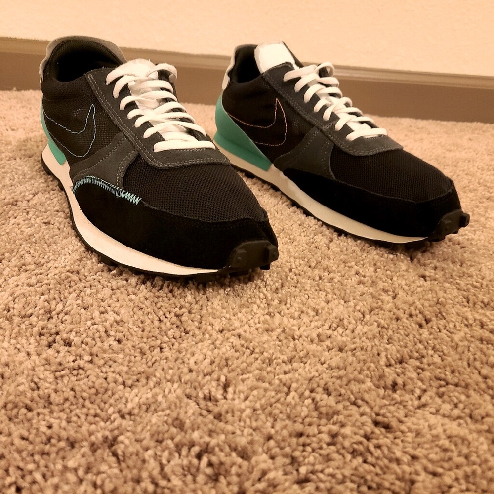 Black N.354 Nike